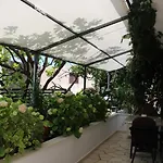 & Anita بيت ضيافة هفار