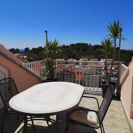 & Anita 3* Hvar Town