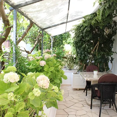 & Anita 3* Hvar Town