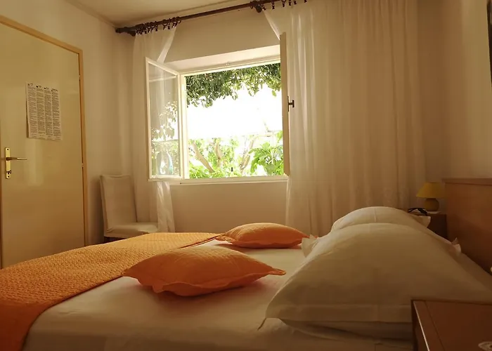 Guest house & Anita Hvar Town