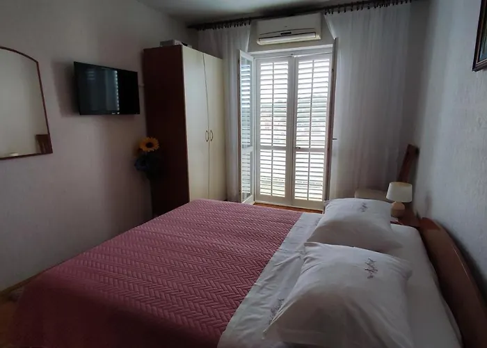 & Anita 3* Hvar Town