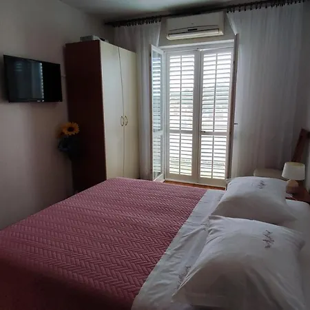 & Anita 3* 赫瓦尔