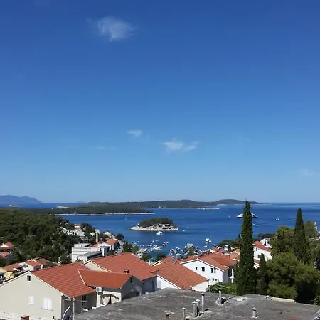 & Anita Hvar Town