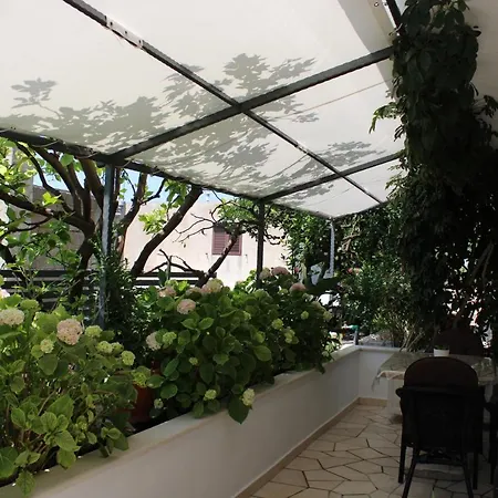 & Anita 招待所 赫瓦尔