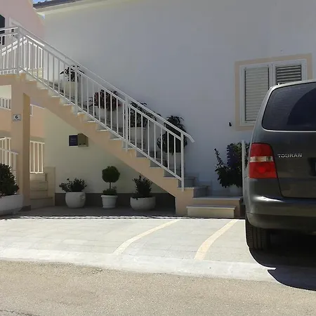 & Anita 招待所 赫瓦尔